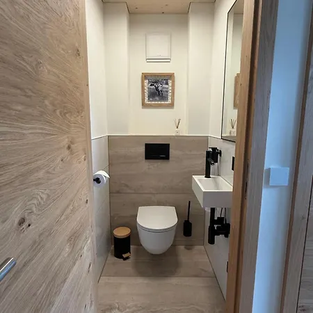 Haus Albuin Apartman *